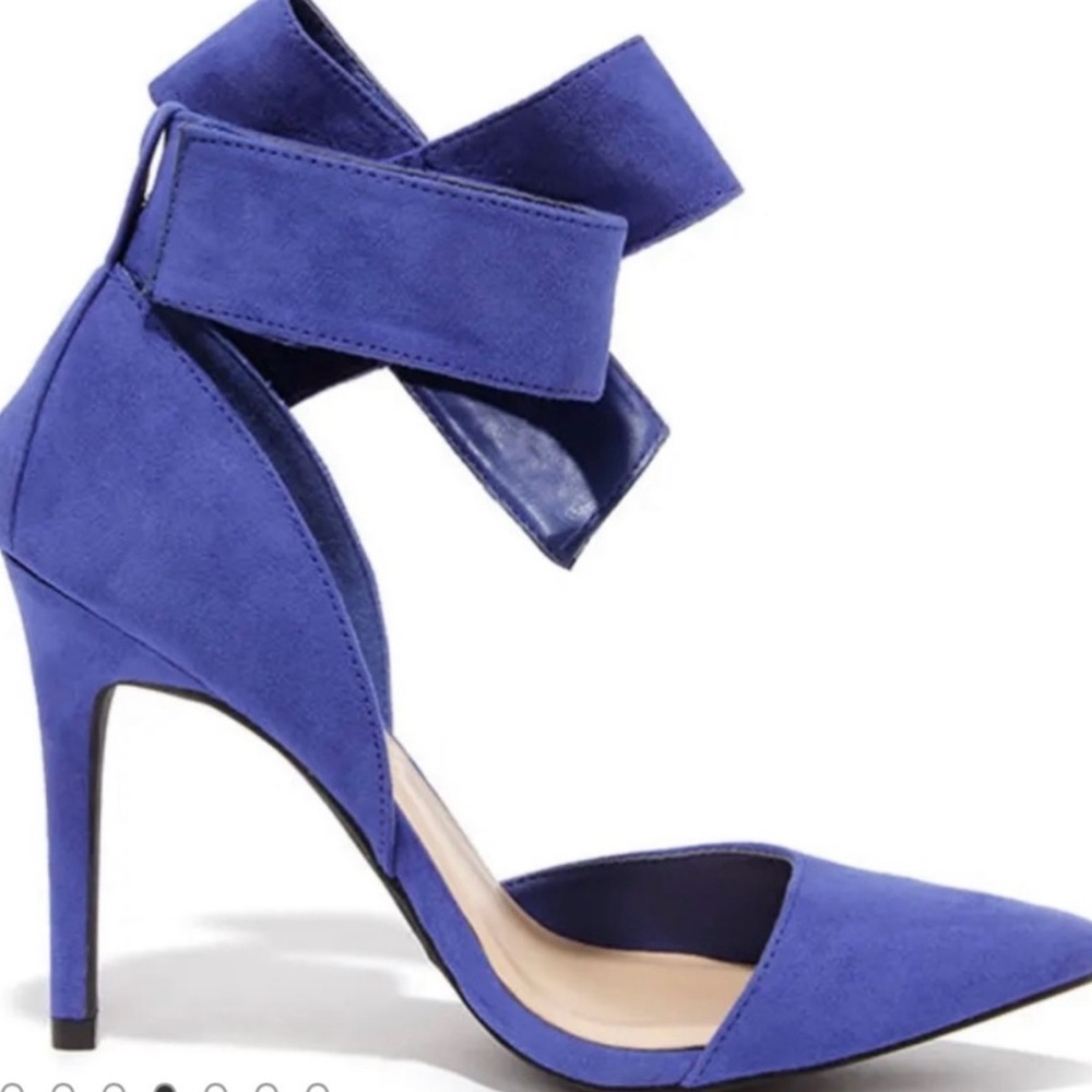 Very Elegant Wild Diva Royal Blue Suede Heels. Size 8.5